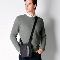 Borsello Uomo PIQUADRO a Tracolla con porta iPadmini - CA3084P16 in Tessuto Chevron - Nero
