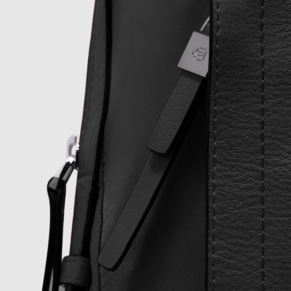Zaino Donna PIQUADRO Porta Computer in Pelle e Tessuto Nero Linea Circle - CA4576W92T